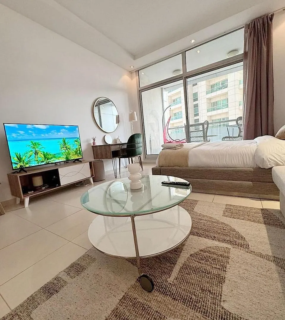 Apartment Chic Studio In Dubai Marina United Arab Emirates